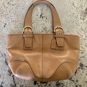 Coach Vintage bucket bag still in good condition.